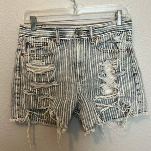 American Eagle 90s Boyfriend Distressed Striped Short Size 4